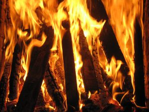 fireplace-821453_640